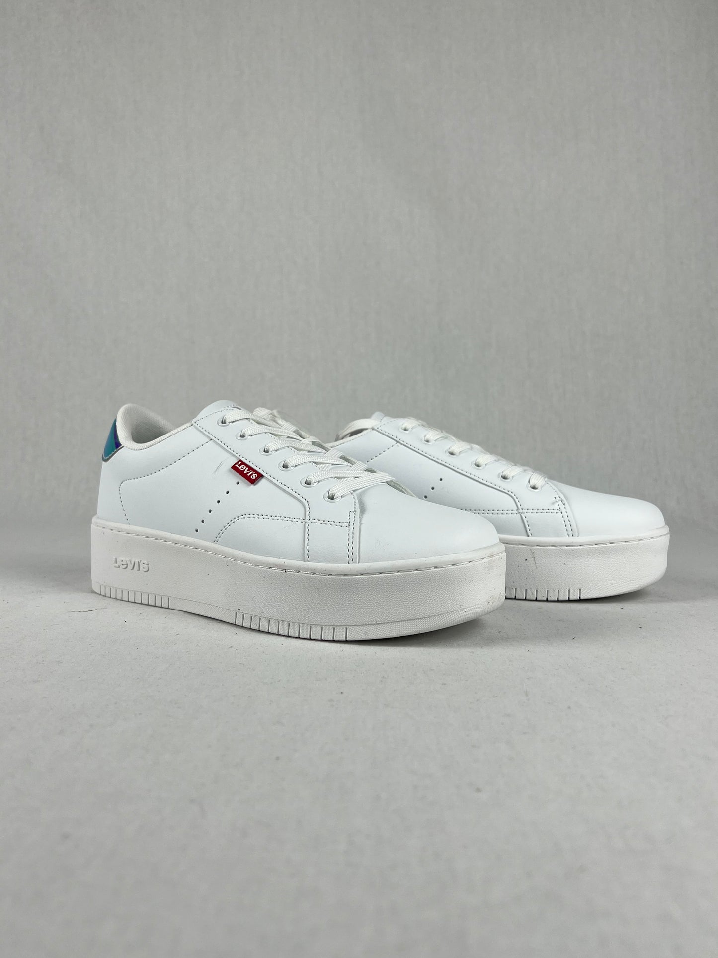 Levis