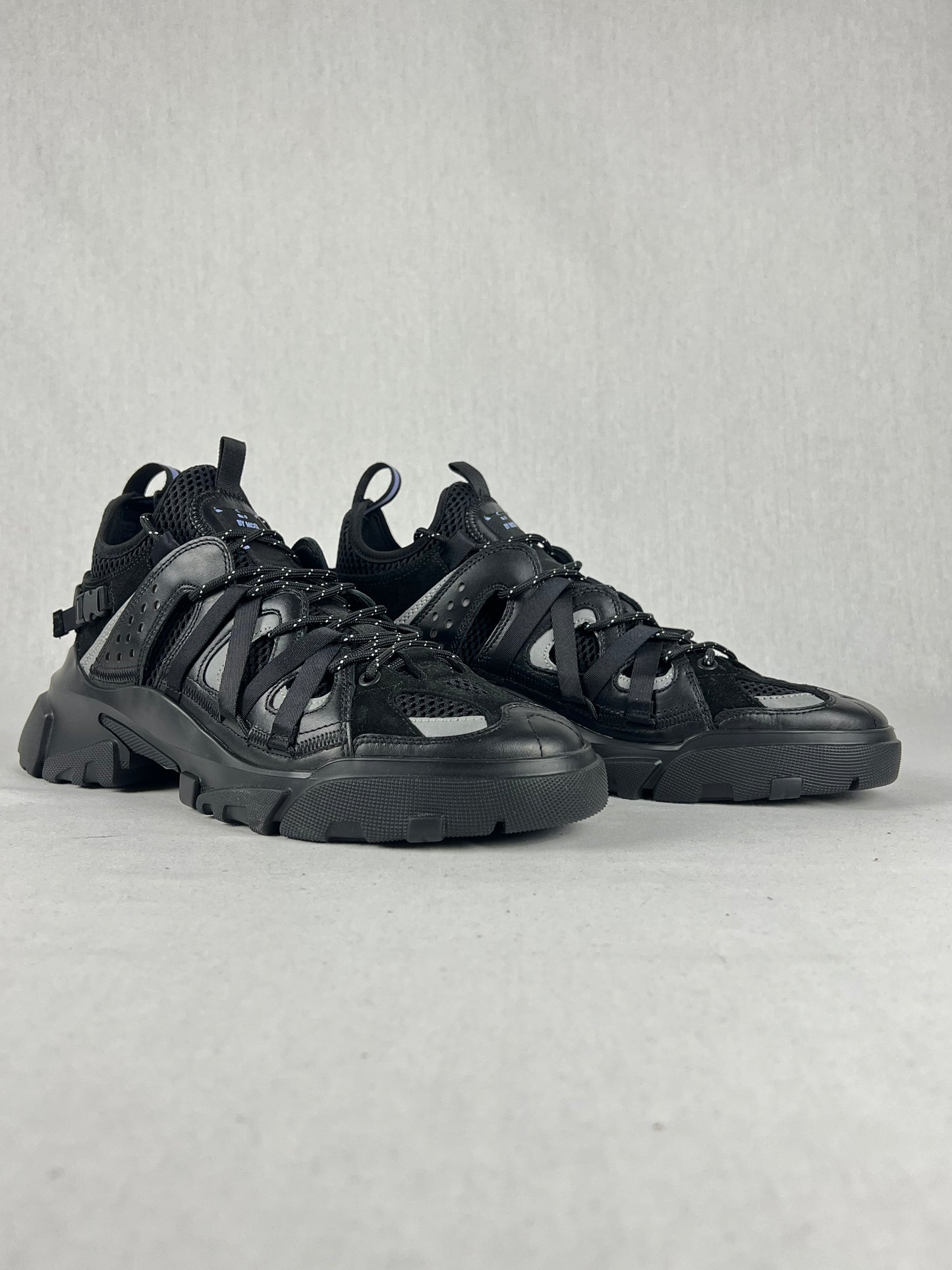 By MCQ (McQueen)