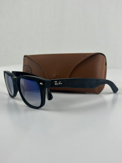Ray-Ban