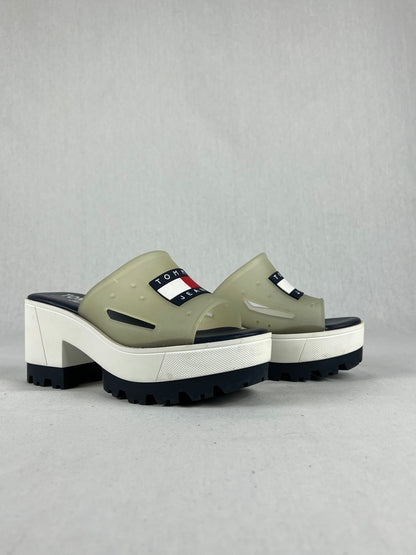 Tommy Hilfiger