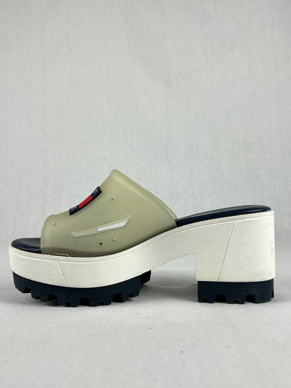 Tommy Hilfiger