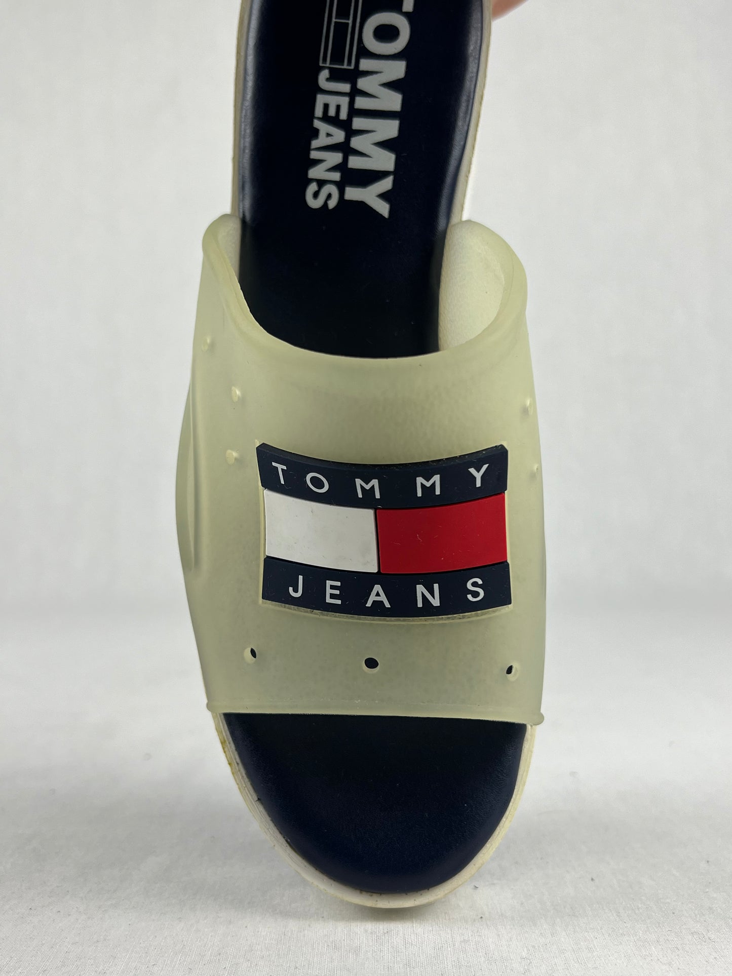 Tommy Hilfiger