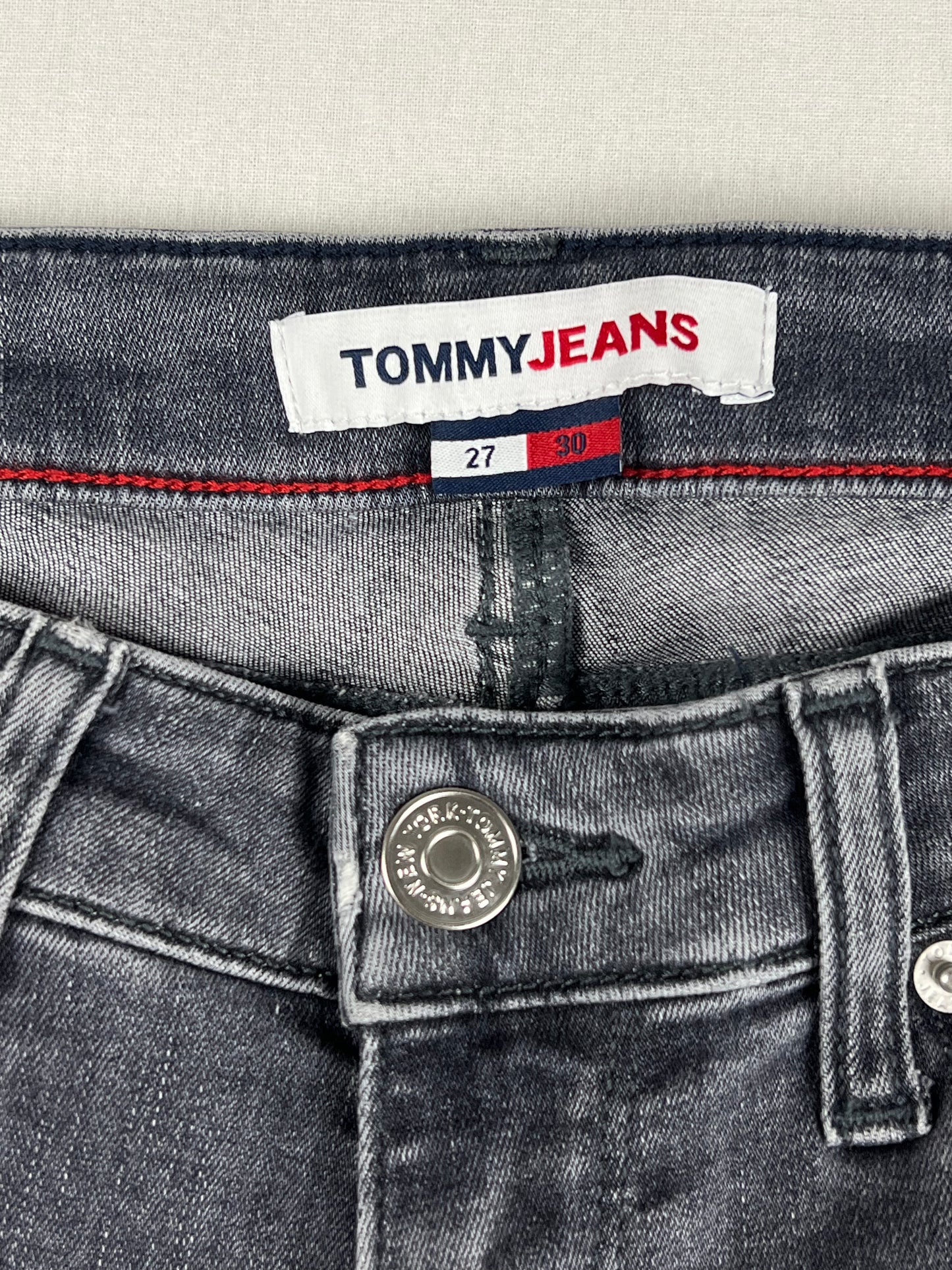 Tommy Hilfiger